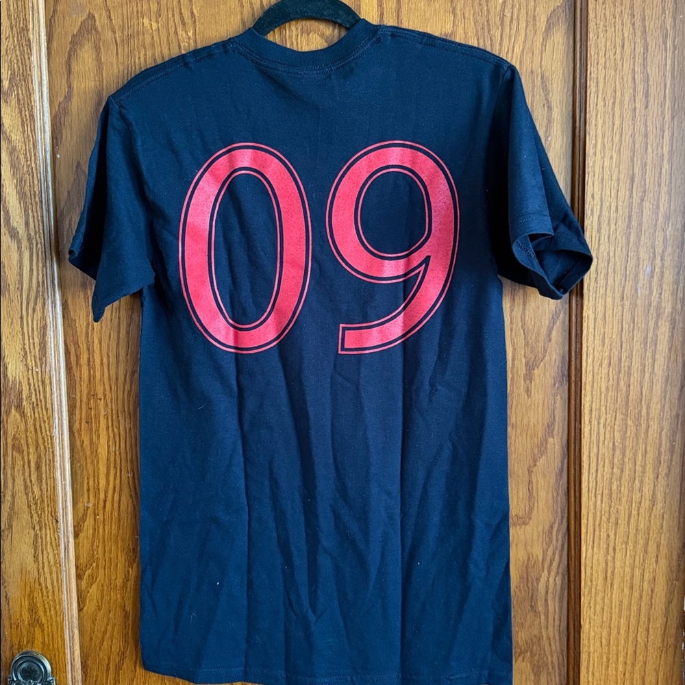 Ultimate Manilow Black T-Shirt - Picture 3 of 3